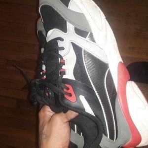 Puma shose red and black